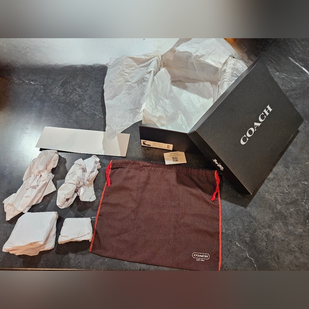 Coach Page Sig Recycled Heels Original Box Dust Bag Tissue Packaging Set